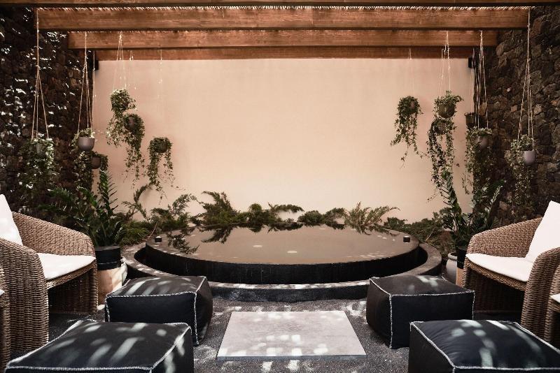 Istoria, A Member Of Design Hotels ペリヴォラス エクステリア 写真